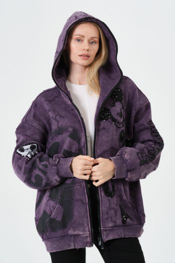 Mor Kadın Oversize Hoodie – Patchwork ve Baskı Detaylı Kapüşonlu Sweatshirt